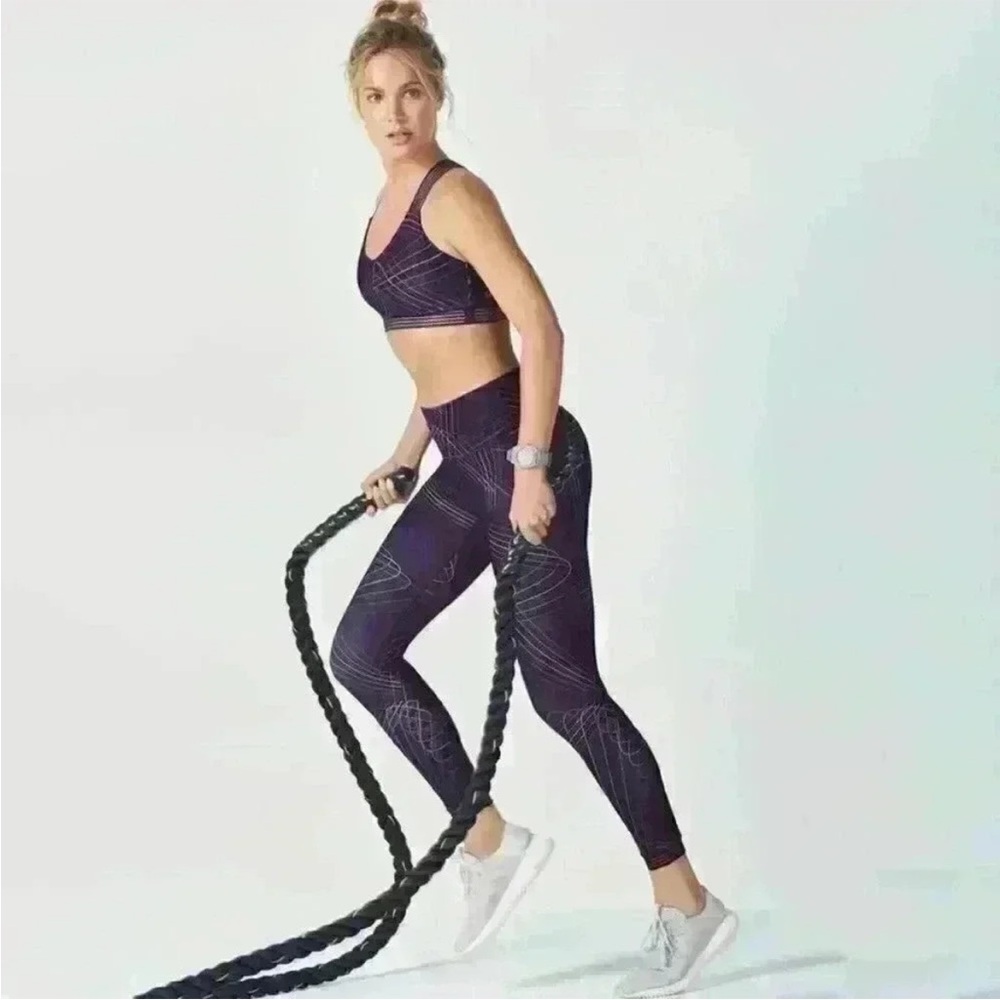 Fabletics -Set - Monique Sports Bra and PowerHold Leggings